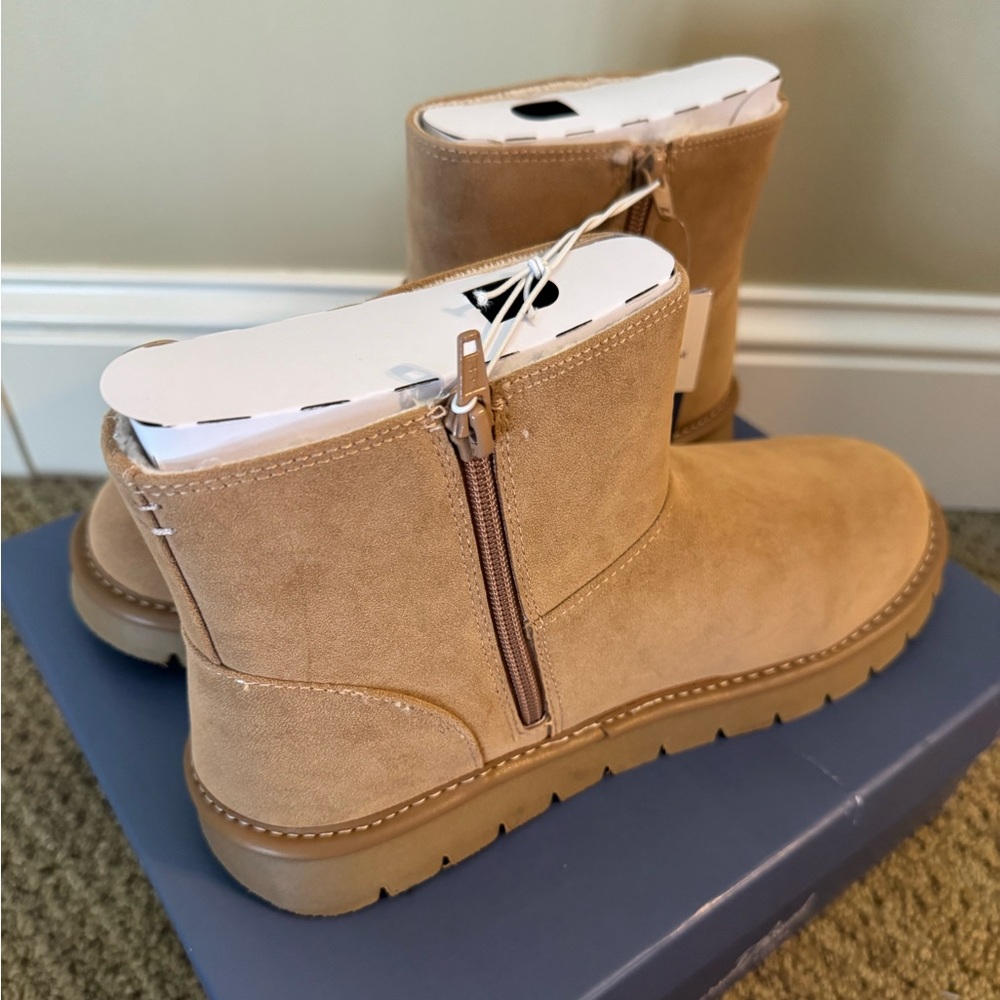 Universal Thread Tan Winter Boots - Picture 7 of 7
